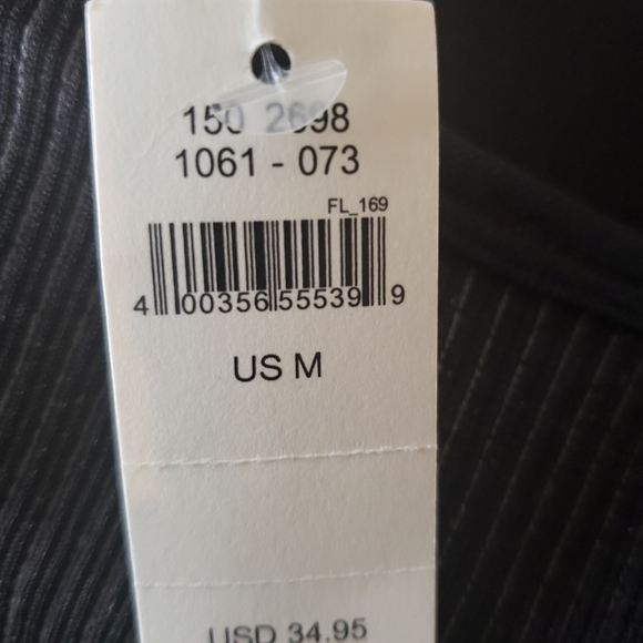 Offline by Aerie NWT Sports Bra Medium Black Retail $34.95 - Picture 3 of 8